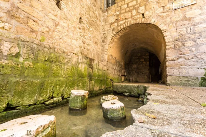 arqueologos-hallan-un-muro-monumental-en-el-estanque-de-siloe,-vinculado-al-relato-biblico-de-jesus