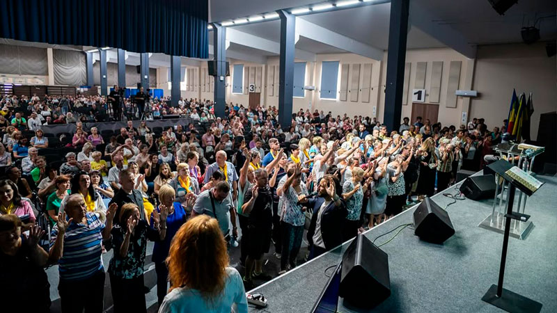 evangelismo-en-ucrania:-mas-de-1.400-personas-entregaron-su-vida-a-jesus-en-kiev