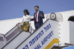vance,-witkoff-y-kushner-viajan-a-israel-para-avanzar-en-el-acuerdo-de-trump-sobre-gaza,-mientras-hamas-advierte:-«cumplan-o-seran-erradicados».