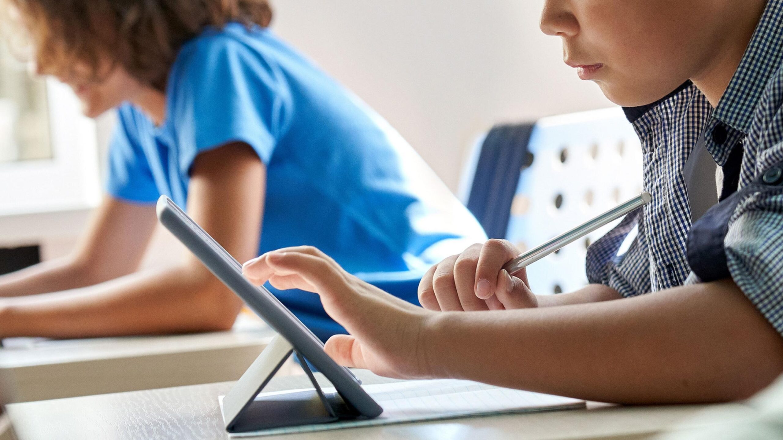 regulacion-podria-cambiar-acceso-a-redes-sociales-para-ninos