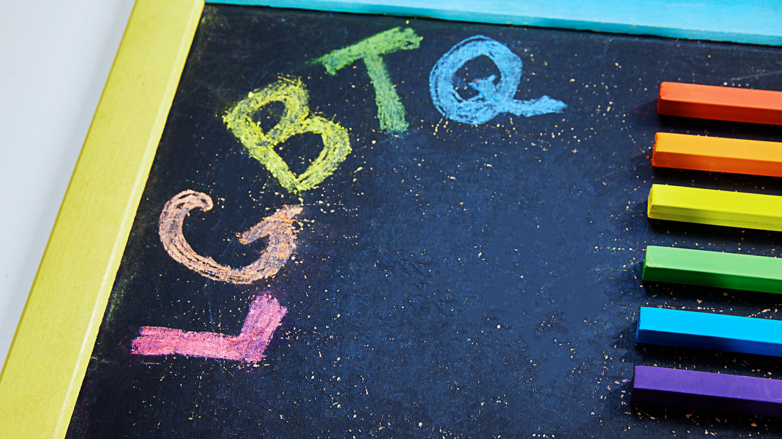 padres-indignados-por-maestra-de-fort-bragg-que-se-identifica-como-una-loba-trans,-‘lilith-deathhowl’