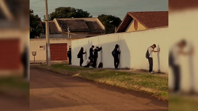 Estudiantes rodean su escuela y oran en Goiás, Brasil: Piden que sus compañeros conozcan a Jesús