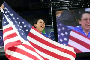 elana-meyers-taylor-conquista-el-oro-olimpico-a-los-41-anos-y-da-gloria-a-dios-tras-una-historica-victoria