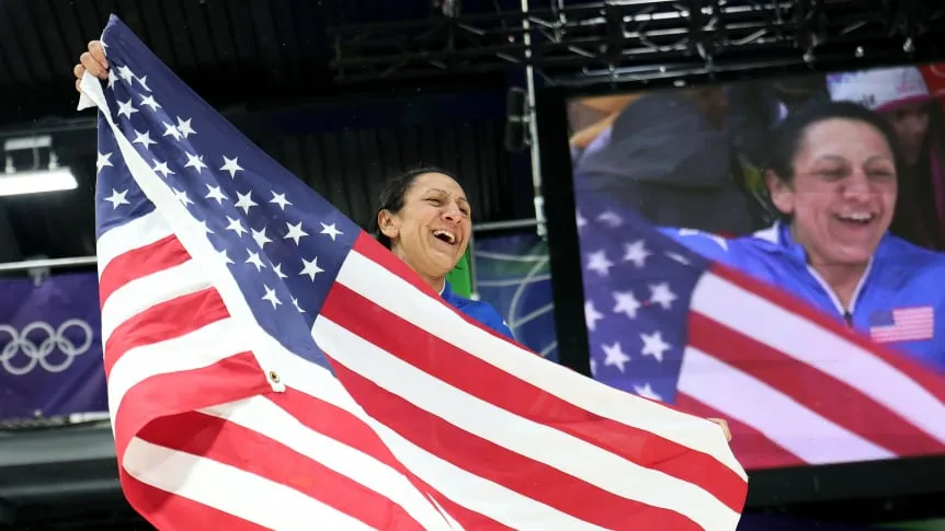 Elana Meyers Taylor conquista el oro olímpico a los 41 años y da gloria a Dios tras una histórica victoria