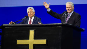 cientos-responden-al-llamado-de-cristo-en-ushuaia-durante-campana-evangelistica-con-franklin-graham