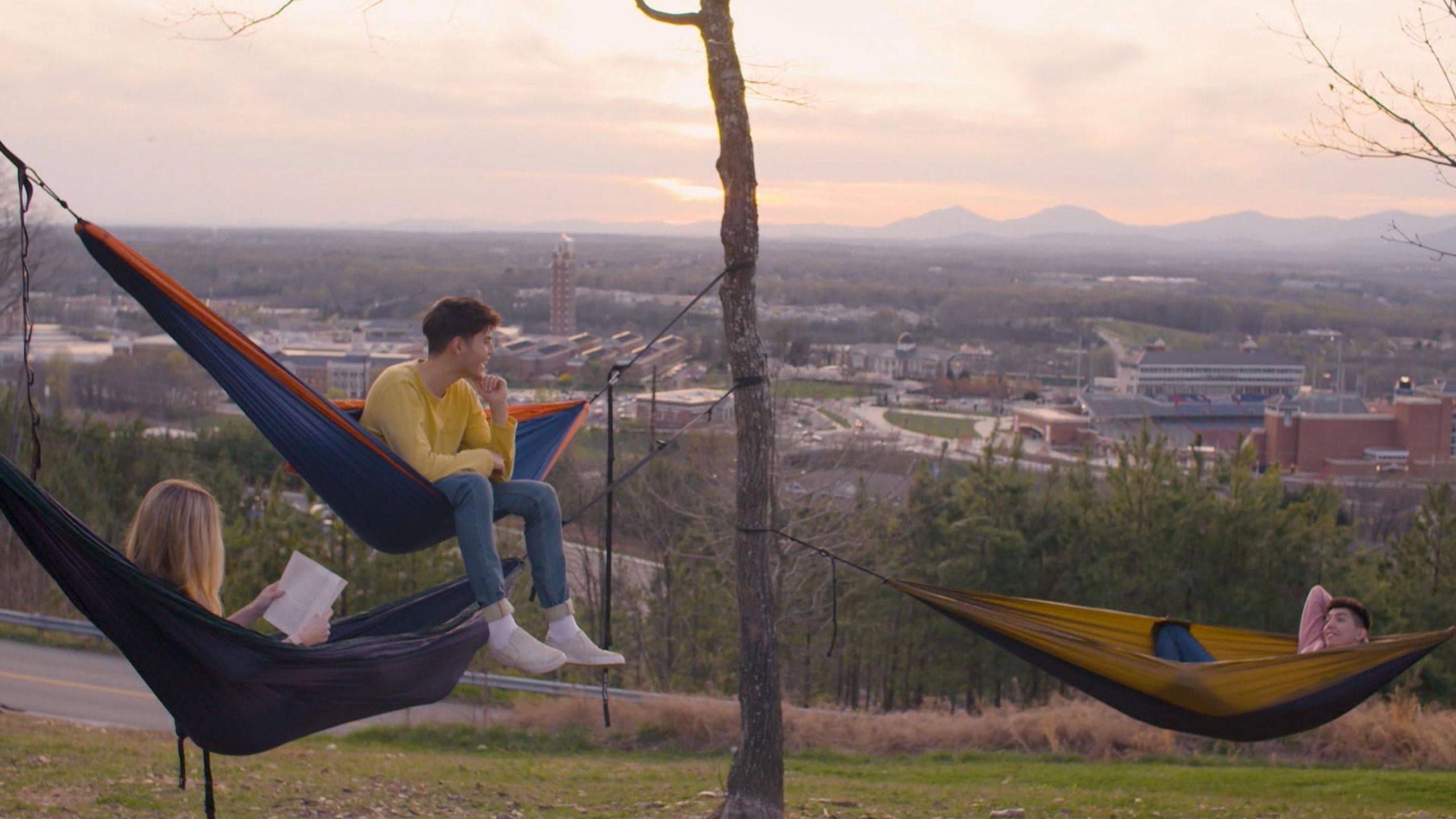 estudiantes-de-la-universidad-liberty-se-desintoxican-de-los-telefonos-para-seguir-a-cristo